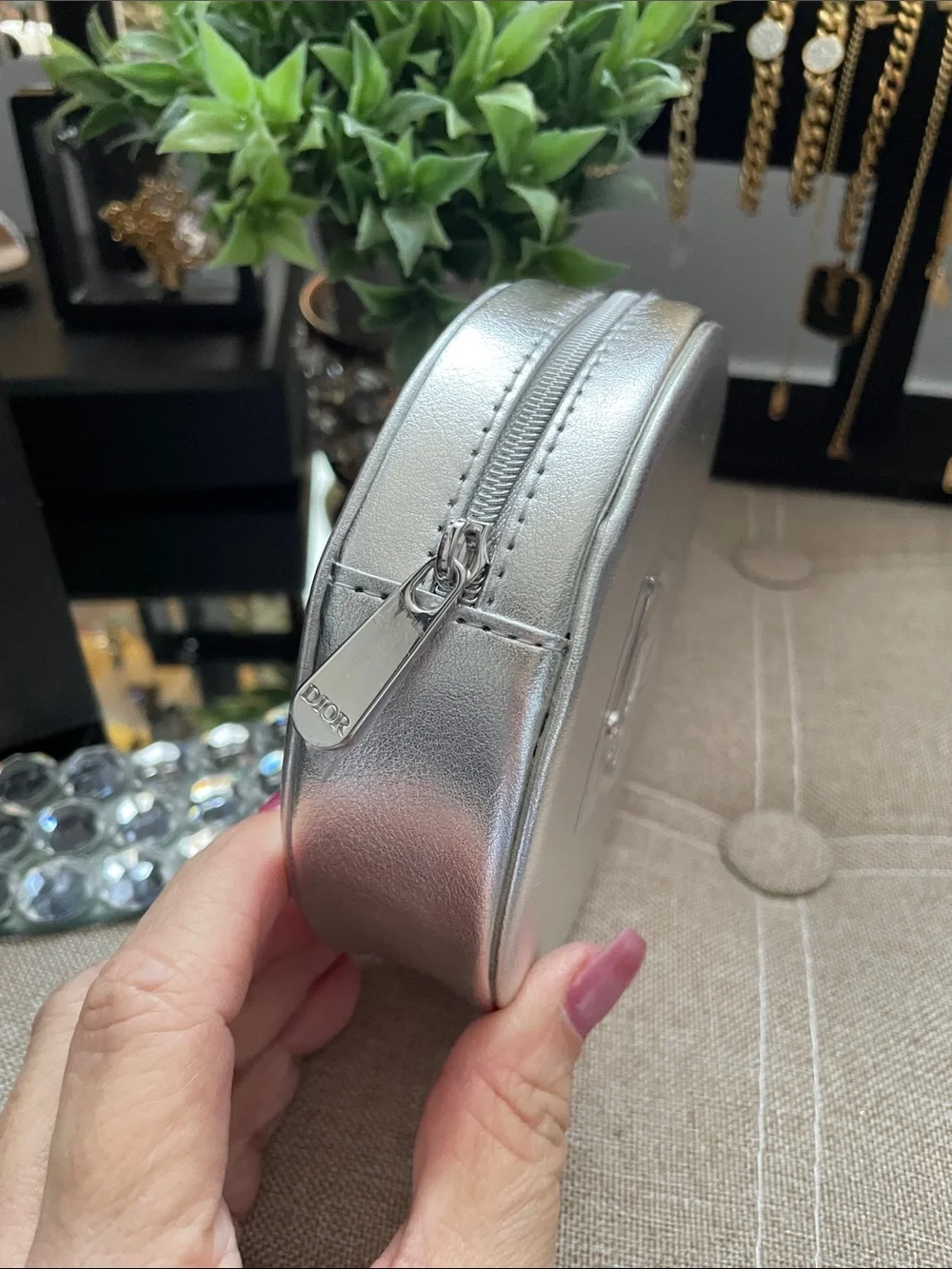 ✨🩶Dior Metallic Silver Round Zip Coin Pouch🩶✨NWOT